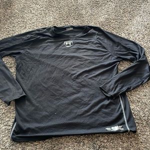 Under Armour 2XL, fitted heat gear